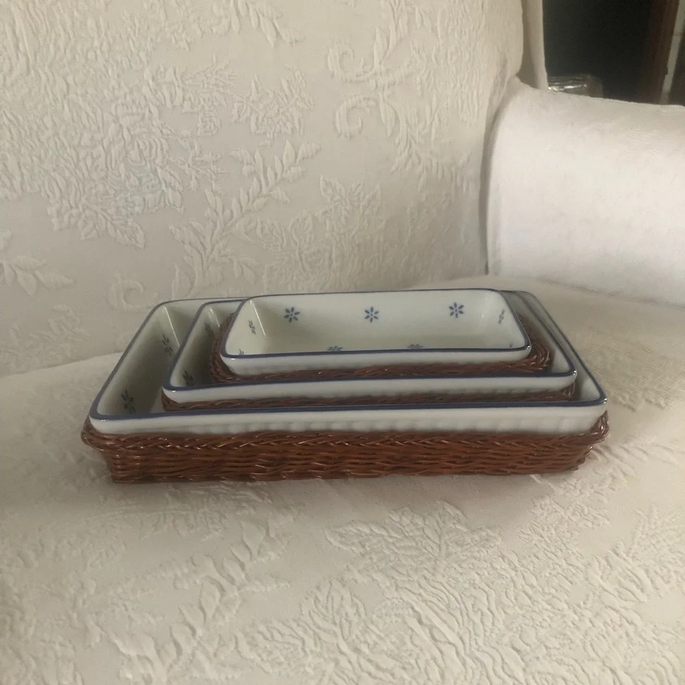 3 Nested White Ceramic Baking Dishes with Blue Trim and Star Motif
